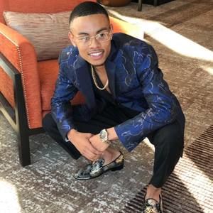 Meet your Posher, Cameron